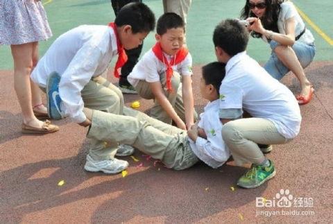 合力吹气球视频,团队协作的力量展现